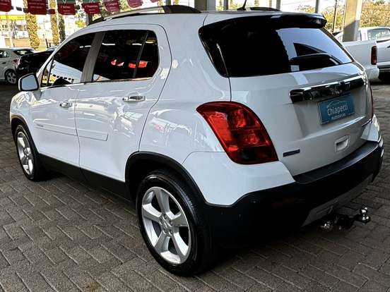 CHEVROLET-TRACKER-2015