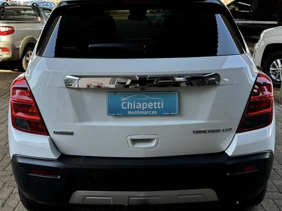 CHEVROLET-TRACKER-2015