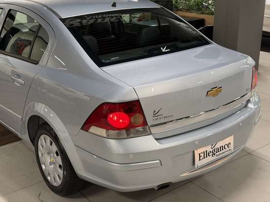 CHEVROLET-VECTRA-2.0 MPFI EXPRESSION 8V 140CV FLEX 4P AUTOMÁTICO CHEVROLET-VECTRA-2011