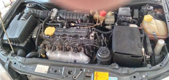 CHEVROLET-ASTRA-2010