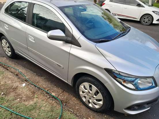 CHEVROLET-ONIX-2015