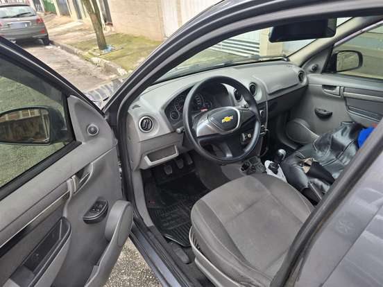 CHEVROLET-PRISMA-2012