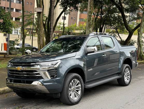 CHEVROLET S10 2.8 16V TURBO DIESEL HIGH COUNTRY CD 4X4 AUTOMÁTICO