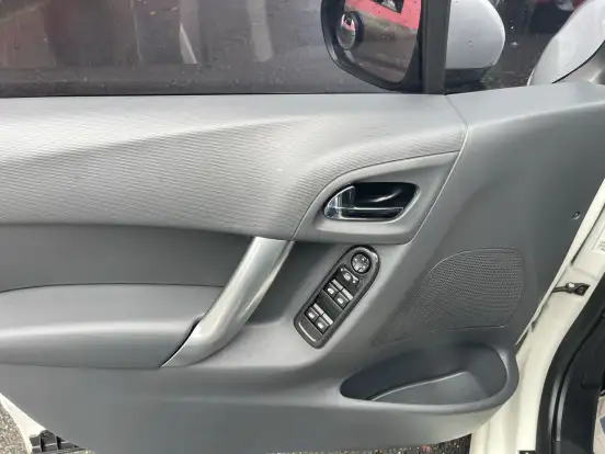 CITROËN-C3-1.6 TENDANCE 16V FLEX 4P AUTOMÁTICO CITROËN-C3-2015