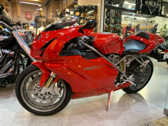 DUCATI 999 