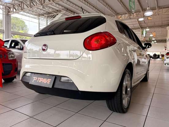 FIAT-BRAVO-1.8 ESSENCE 16V FLEX 4P AUTOMATIZADO FIAT-BRAVO-2014