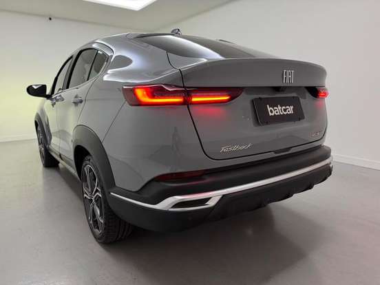 FIAT-FASTBACK-2022