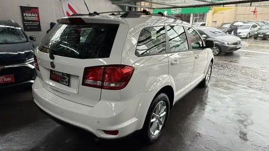FIAT-FREEMONT-2.4 PRECISION 16V GASOLINA 4P AUTOMÁTICO FIAT-FREEMONT-2013
