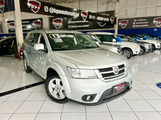 FIAT-FREEMONT-2.4 PRECISION 16V GASOLINA 4P AUTOMÁTICO FIAT-FREEMONT-2012