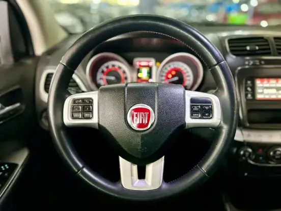 FIAT-FREEMONT-2.4 PRECISION 16V GASOLINA 4P AUTOMÁTICO FIAT-FREEMONT-2012