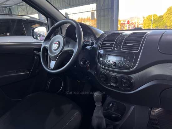 FIAT-GRAND SIENA-1.4 MPI ATTRACTIVE 8V FLEX 4P MANUAL FIAT-GRAND SIENA-2013