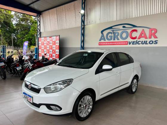 FIAT GRAND SIENA 1.6 MPI ESSENCE 16V FLEX 4P MANUAL