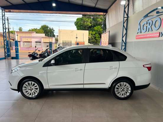 FIAT-GRAND SIENA-1.6 MPI ESSENCE 16V FLEX 4P MANUAL FIAT-GRAND SIENA-2015