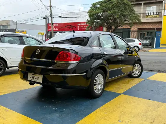FIAT-LINEA-2011