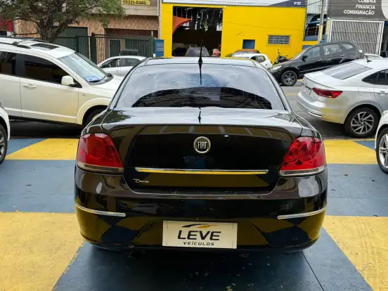 FIAT-LINEA-2011
