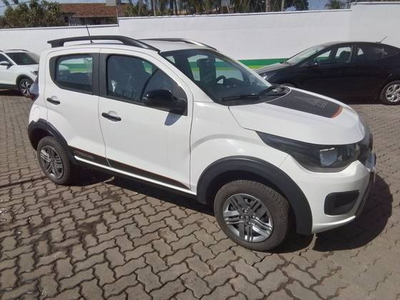 FIAT MOBI 1.0 FIREFLY FLEX TREKKING MANUAL
