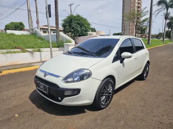 FIAT-PUNTO-1.6 ESSENCE 16V FLEX 4P MANUAL FIAT-PUNTO-2014
