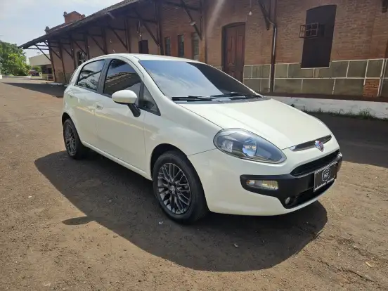 FIAT-PUNTO-1.6 ESSENCE 16V FLEX 4P MANUAL FIAT-PUNTO-2014