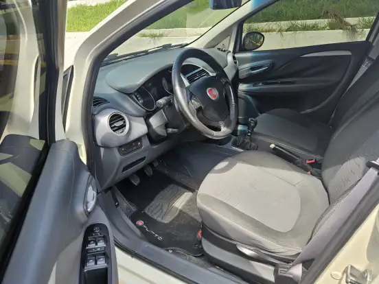 FIAT-PUNTO-2014
