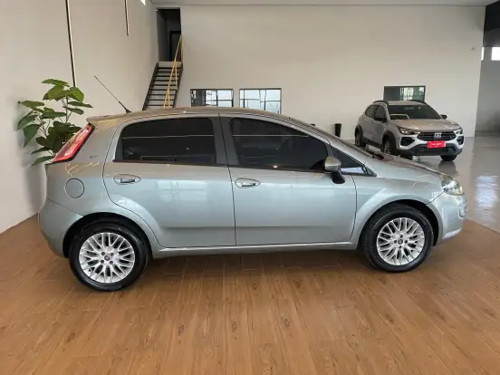 FIAT-PUNTO-1.6 ESSENCE 16V FLEX 4P MANUAL FIAT-PUNTO-2013
