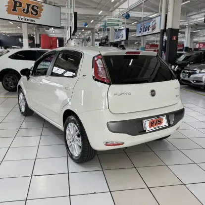 FIAT-PUNTO-1.6 ESSENCE 16V FLEX 4P MANUAL FIAT-PUNTO-2015