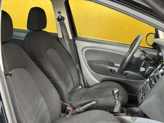 FIAT-PUNTO-2011