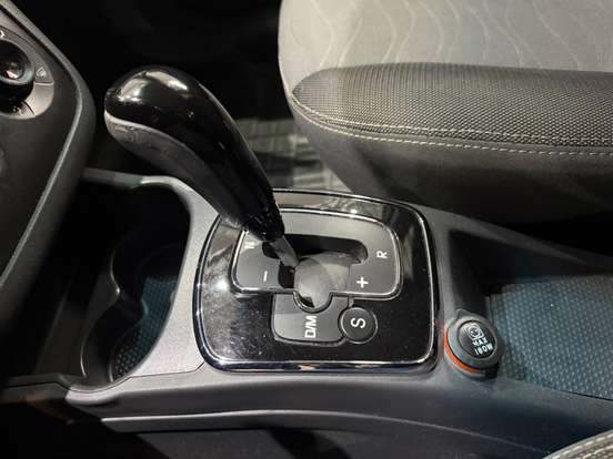 FIAT-PUNTO-1.6 ESSENCE 16V FLEX 4P AUTOMATIZADO FIAT-PUNTO-2013