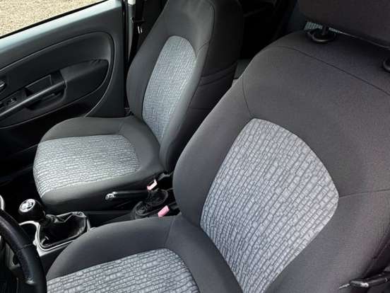 FIAT-PUNTO-1.6 ESSENCE 16V FLEX 4P MANUAL FIAT-PUNTO-2010