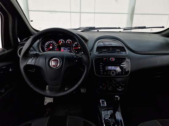 FIAT-PUNTO-1.8 BLACKMOTION 16V FLEX 4P AUTOMATIZADO FIAT-PUNTO-2014