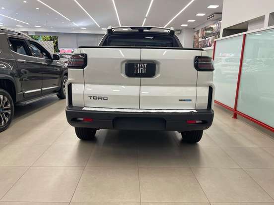 FIAT-TORO-1.3 TURBO 270 HYBRID VOLCANO AT6 FIAT-TORO-2026