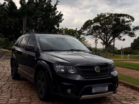 FIAT-FREEMONT-2.4 PRECISION 16V GASOLINA 4P AUTOMÁTICO FIAT-FREEMONT-2011