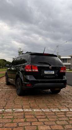 FIAT-FREEMONT-2011