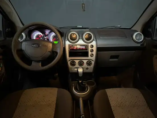 FORD-FIESTA-2014