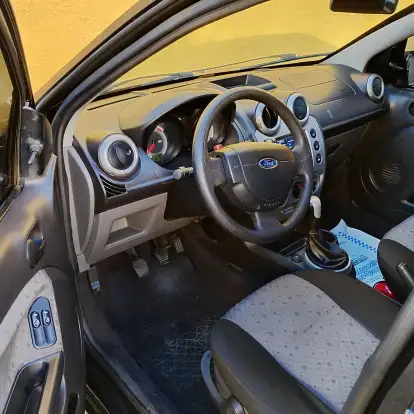 FORD-FIESTA-2013