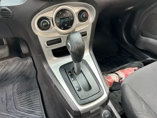 FORD-FIESTA-2013