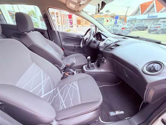 FORD-FIESTA-2015