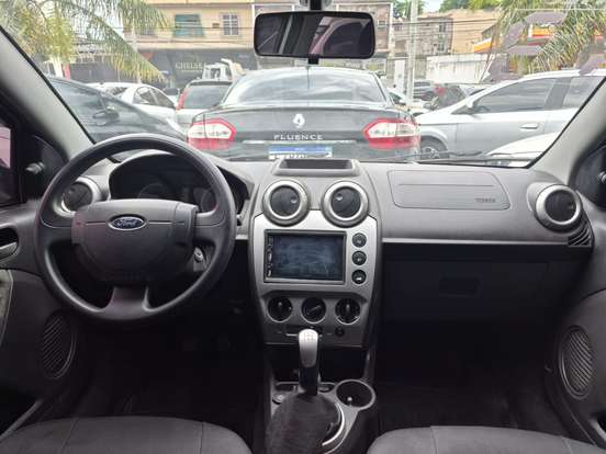 FORD-FIESTA-2012