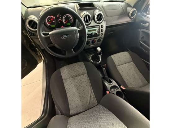 FORD-FIESTA-2013