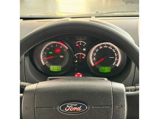 FORD-FIESTA-2013