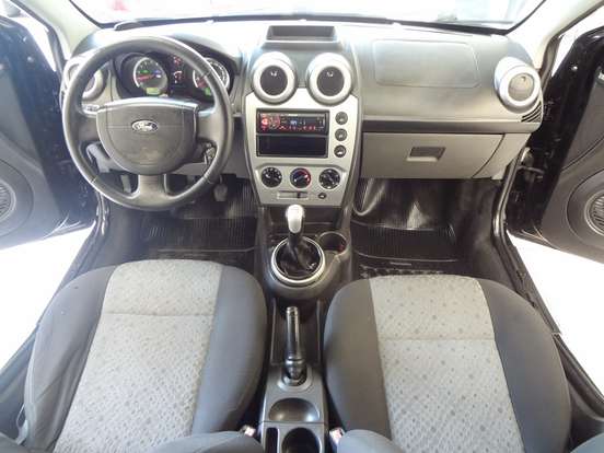 FORD-FIESTA-2010