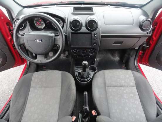 FORD-FIESTA-2011