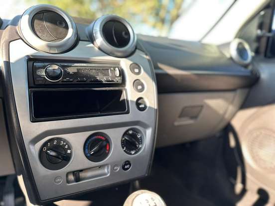 FORD-FIESTA-2012