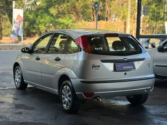 FORD-FOCUS-2008