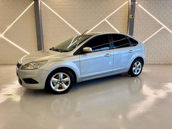 FORD-FOCUS-1.6 8V GASOLINA 4P MANUAL FORD-FOCUS-2010