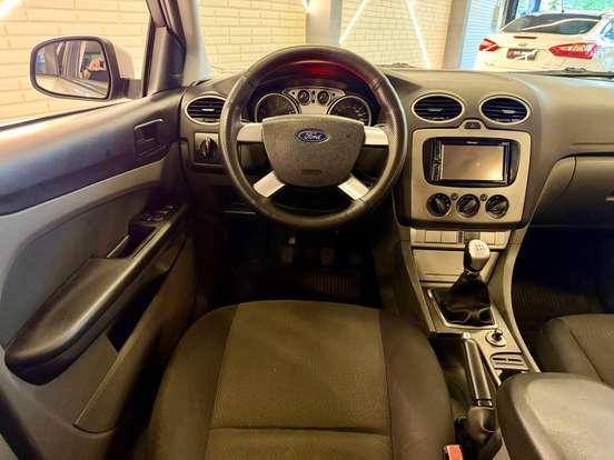 FORD-FOCUS-1.6 8V GASOLINA 4P MANUAL FORD-FOCUS-2010