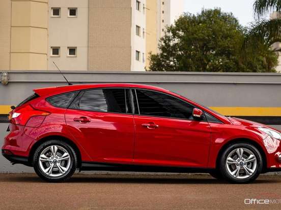 FORD-FOCUS-1.6 SE 16V FLEX 4P POWERSHIFT FORD-FOCUS-2014