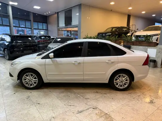 FORD-FOCUS-2.0 16V FLEX 4P AUTOMÁTICO FORD-FOCUS-2011