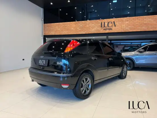 FORD-FOCUS-2006