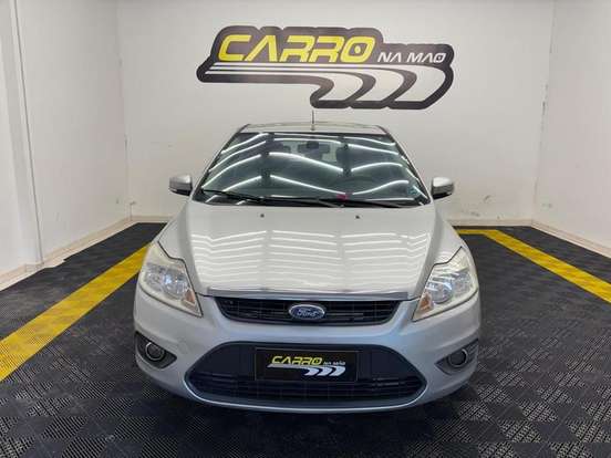 FORD-FOCUS-2012
