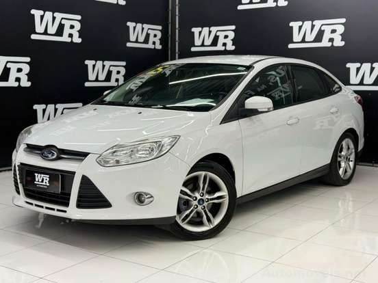 FORD-FOCUS-2015